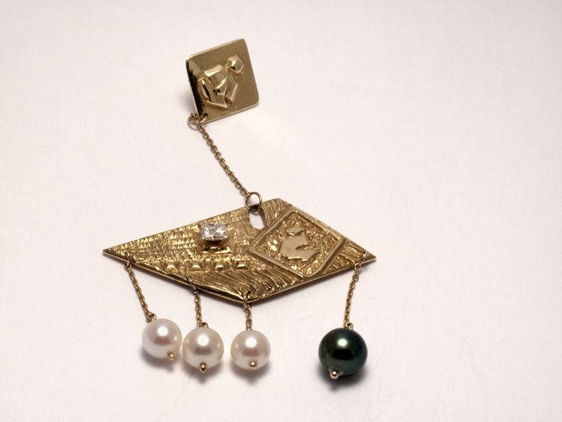 LEBADANG, "Art to Wear", pendentif, 1984. Or, diamants et perles, collection privée, Paris, France.